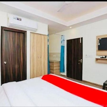 Del Fox Hotel, Delhi Airport Új-Delhi Kültér fotó