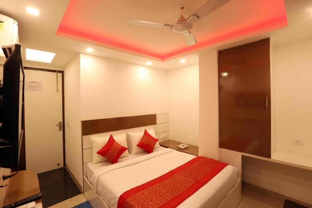 Del Fox Hotel, Delhi Airport Új-Delhi Kültér fotó