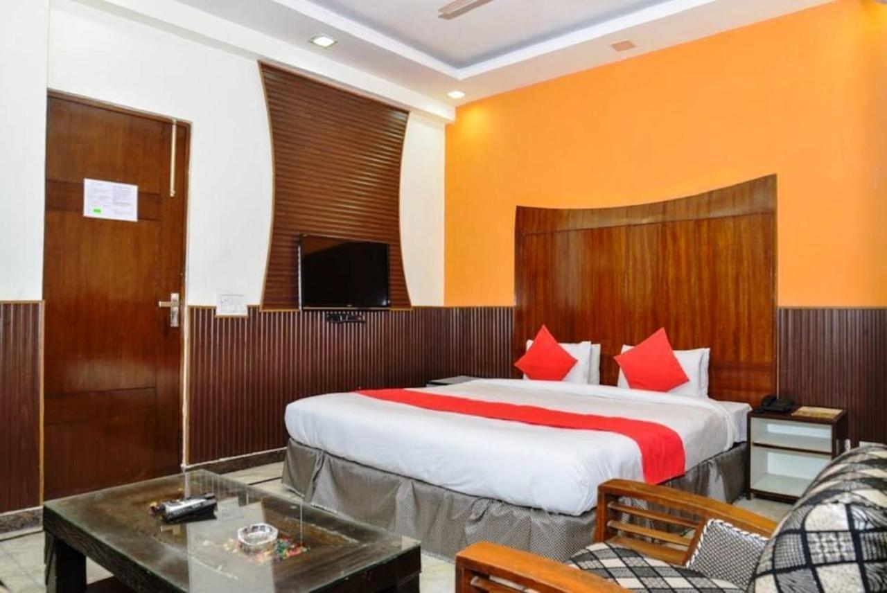 Del Fox Hotel, Delhi Airport Új-Delhi Kültér fotó