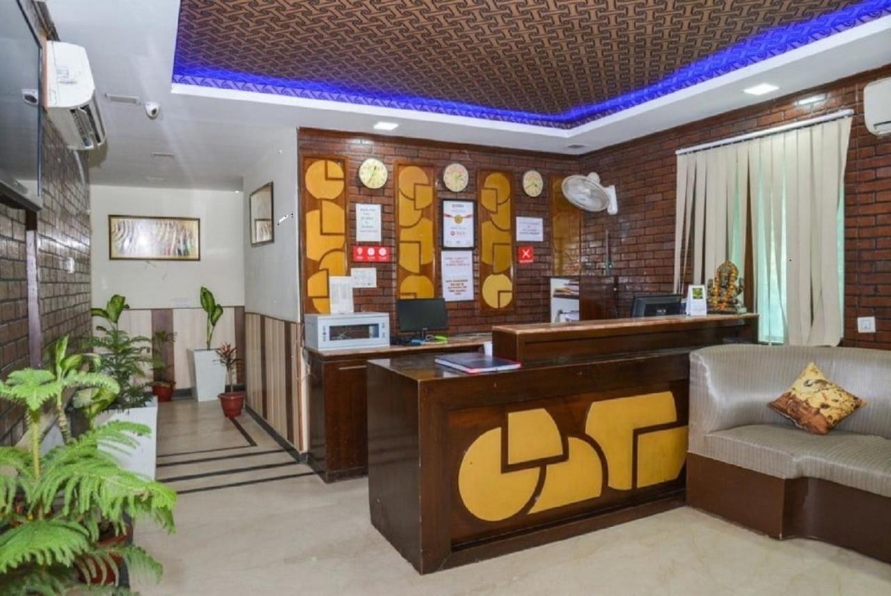 Del Fox Hotel, Delhi Airport Új-Delhi Kültér fotó